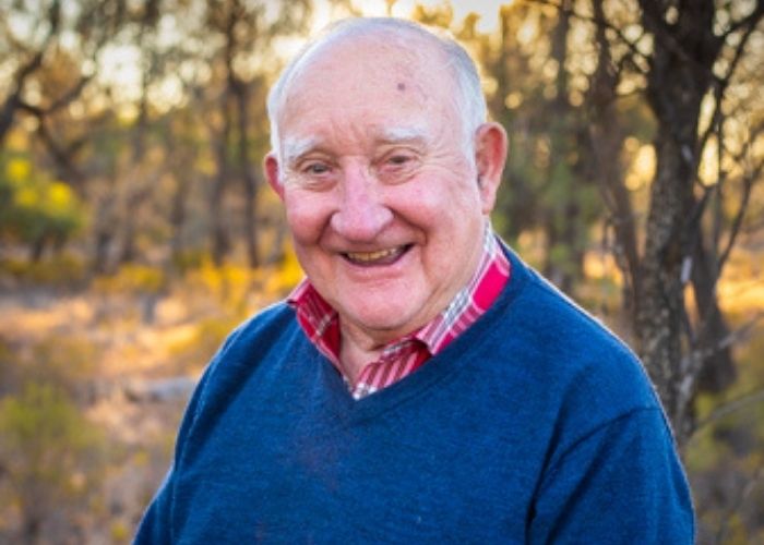 Retiring AWC Board Member, Ross Ledger, has played a critical role in AWC since advising its founder, Martin Copley, on the development of a new charitable model for conservation in Australia over 30 years ago.